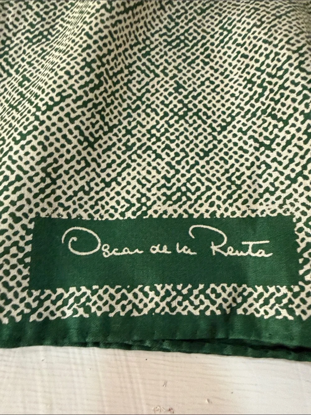 Oscar De La Renta Vintage 1960’s Green Patterned Silk Scarf 🧣 22” by 23”